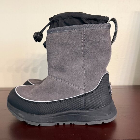 UGG Kirby Waterproof Boots BIG KIDS SIZE 11 (1103506K) Charcoal 3M Insulation - Picture 4 of 9